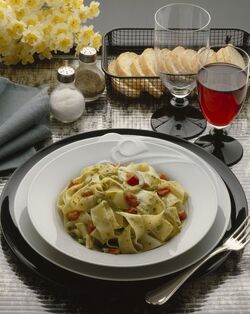 TAGLIATELLE AI PEPERONI VERDI