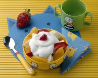 MACEDONIA CON SALSA DI YOGURT