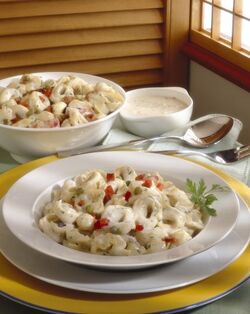 TORTELLINI ALLA CREMA DI FORMAGGIO TORTELLINI ALLA CREMA DI FORMAGGIO