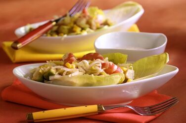 INSALATA DI INDIVIA E GAMBERI CON SALSA DI YOGURT