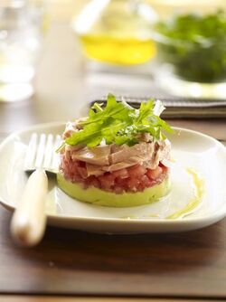 TONNO NATURALE CON DUO DI POMODORO E AVOCADO