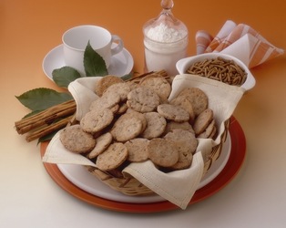 BISCOTTI DI CEREALI E CANNELLA