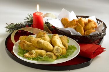 CANNOLI DI FORMAGGIO E VITELLO CON RAMECCHE AL PROSCIUTTO CANNOLI DI FORMAGGIO E VITELLO CON RAMECCHE AL PROSCIUTTO