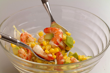 INSALATA DI INDIVIA E GAMBERI CON SALSA DI YOGURT