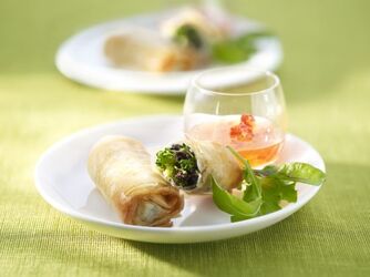 INVOLTINI CROCCANTI DI BROCCOLI E SANGUINACCIO IN SALSA AGRODOLCE