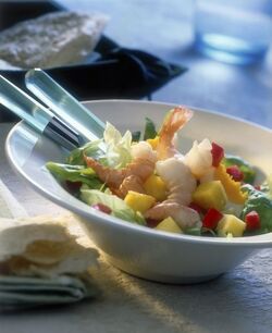 INSALATA DI SCAMPI CON ANANAS