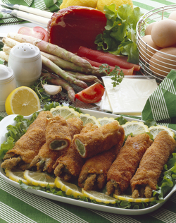 INVOLTINI DI ASPARAGI E FORMAGGIO