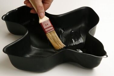 TORTA COLOMBA CON CONFETTINI RIPIENA DI PANNA E FRUTTI ROSSI