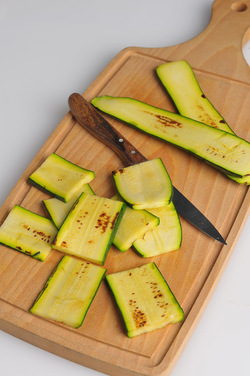 QUADROTTI ZUCCHINE GRIGLIATE CON RIPIENO DI CREMA DI CECI