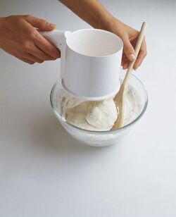 SEQUENZA TECNICA PREPARAZIONE COUPELLE DI MANDORL