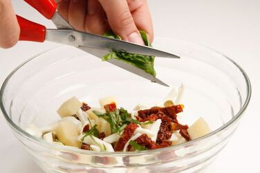 GNOCCHETTI SARDI IN INSALATA CON BOTTARGA