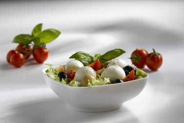 INSALATA MISTA CON MOZZARELLINE