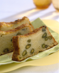 PLUM CAKE ALLE MELE VERDI E PISTACCHI PLUM CAKE ALLE MELE VERDI E PISTACCHI