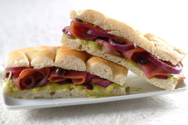 PANINO TONNO AFFUMICATO E GUACAMOLE