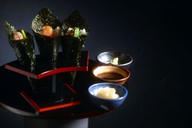 TEMAKI CONO DI ALGA CON PESCE E RISO