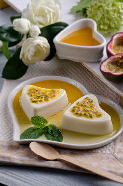 CUORICINI SEMIFREDDI CON SALSA AL FRUTTO DELLA PASSIONE