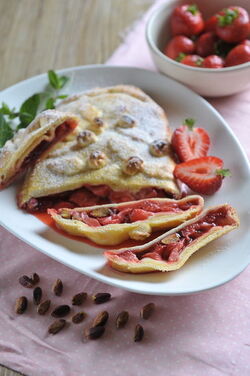 STRUDEL DI FRAGOLE STRUDEL DI FRAGOLE