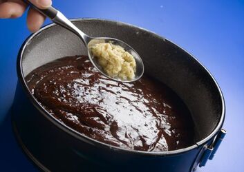 TORTA AL CIOCCOLATO ALLO ZENZERO CON MANDORLE