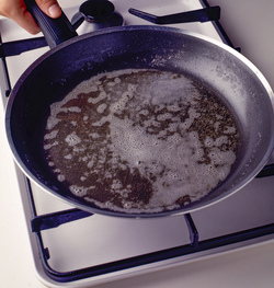 ROTOLO DI FRITTATA CON CAPRINO E PREZZEMOLO