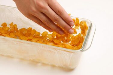 CHARLOTTE DI MASCARPONE AI CORN FLAKES CHARLOTTE DI MASCARPONE AI CORN FLAKES