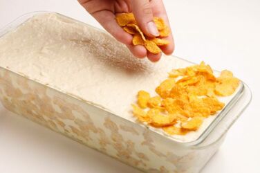 CHARLOTTE DI MASCARPONE AI CORN FLAKES CHARLOTTE DI MASCARPONE AI CORN FLAKES