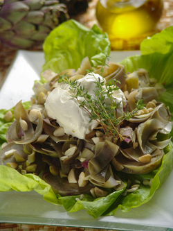 INSALATA DI CARCIOFI E MANDORLE INSALATA DI CARCIOFI E MANDORLE