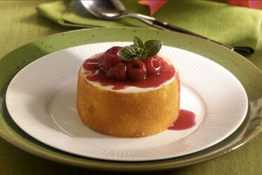TORTINO AL FORMAGGIO E LAMPONI TORTINO AL FORMAGGIO E LAMPONI