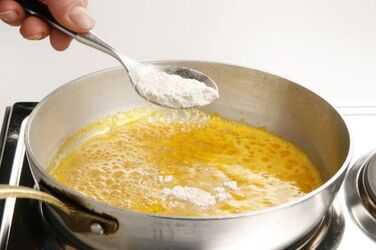 BUDINO CALDO CON BRICIOLE CROCCANTI