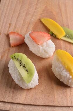 SUSHI DOLCE DI FRUTTA
