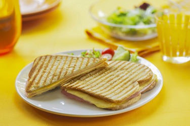 TOAST AL PROSCIUTTO E FORMAGGIO