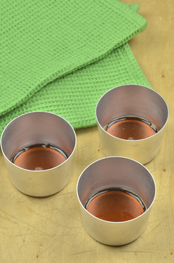 CREMA CON CARAMELLO UVETTA E AMARETTI CREMA CON CARAMELLO UVETTA E AMARETTI