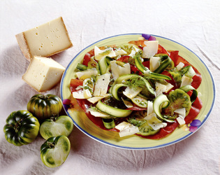 INSALATA BRESAOLA POMODORI VERDI ZUCCHINE FORMAGGIO
