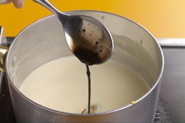 BROWNIE AL CIOCCOLATO CON CREMA ALL ACETO BALSAMICO