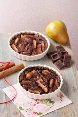 CLAFOUTIS DI PERE CANNELLA E CIOCCOLATO