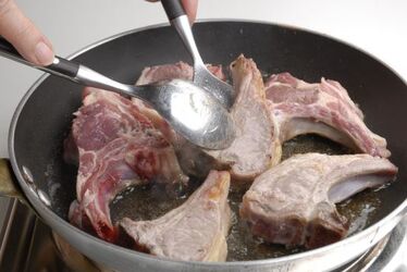 COSTOLETTE DI AGNELLO ALL ARMAGNAC