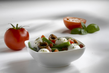 MOZZARELLA IN INSALATA ALLA MONAPOLETANA