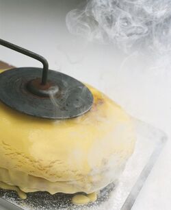 TORTA DI COCCO E CREMA CARAMELLATA