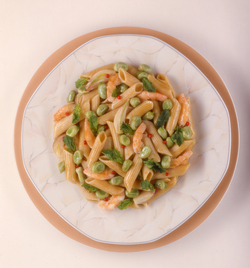 PENNE FAVE RUCOLA E GAMBERI