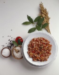 TAGLIATELLE AL SUGO DI PEPERONE TAGLIATELLE AL SUGO DI PEPERONE