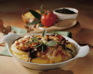 POLENTA CON STUFATO DI RADICCHIO E FAGIOLI