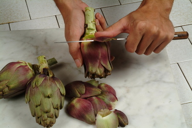 INSALATA DI CARCIOFI E MANDORLE INSALATA DI CARCIOFI E MANDORLE