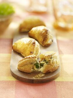 FAGOTTINI CON SPINACI ACCIUGHE E PINOLI