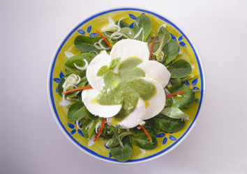 MOZZARELLA ALLA CREMA DI BASILICO