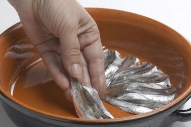 TORTIERA DI ACCIUGHE GRATINATE