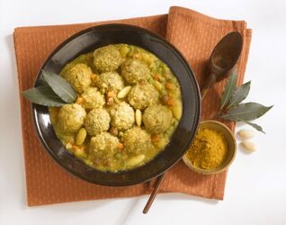 POLPETTE ALLE MANDORLE CON CURRY E PISELI
