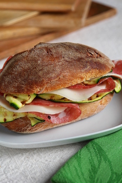 PANINO FINOCCHIONA E ZUCCHINE GRIGLIATE