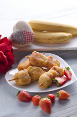 SPIEDINI DI FRUTTA FRITTA CON CIOCCOLATO