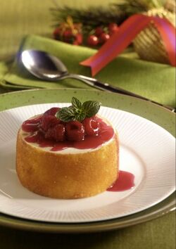 TORTINO AL FORMAGGIO E LAMPONI TORTINO AL FORMAGGIO E LAMPONI