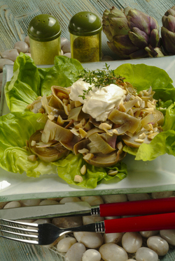 INSALATA DI CARCIOFI E MANDORLE INSALATA DI CARCIOFI E MANDORLE
