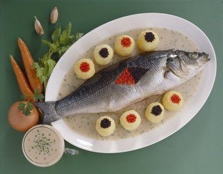 BRANZINO AL VINO BIANCO CON UOVA DI LOMBO
